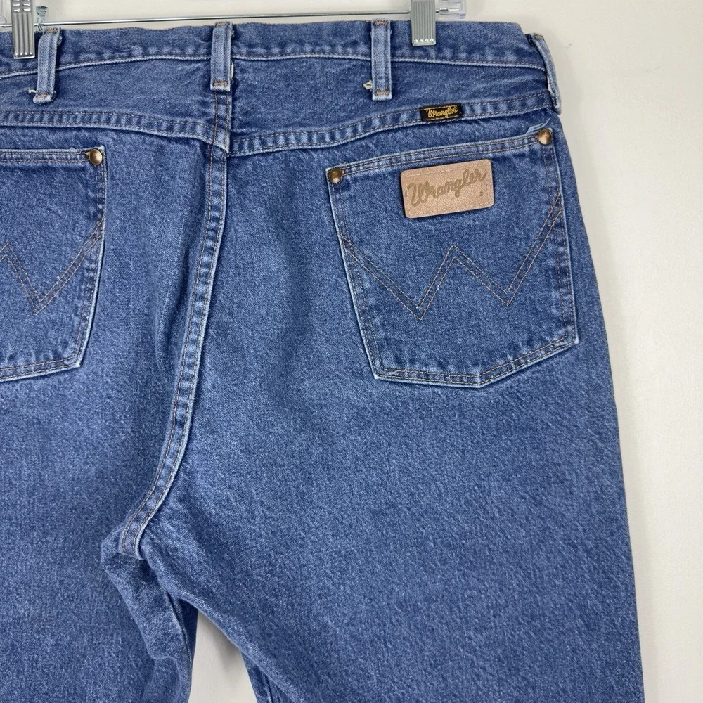 Wrangler 13MWZ Jeans Men 36x30 Denim Cowboy Cut Medium Wash Straight Heavyweight - Picture 4 of 13